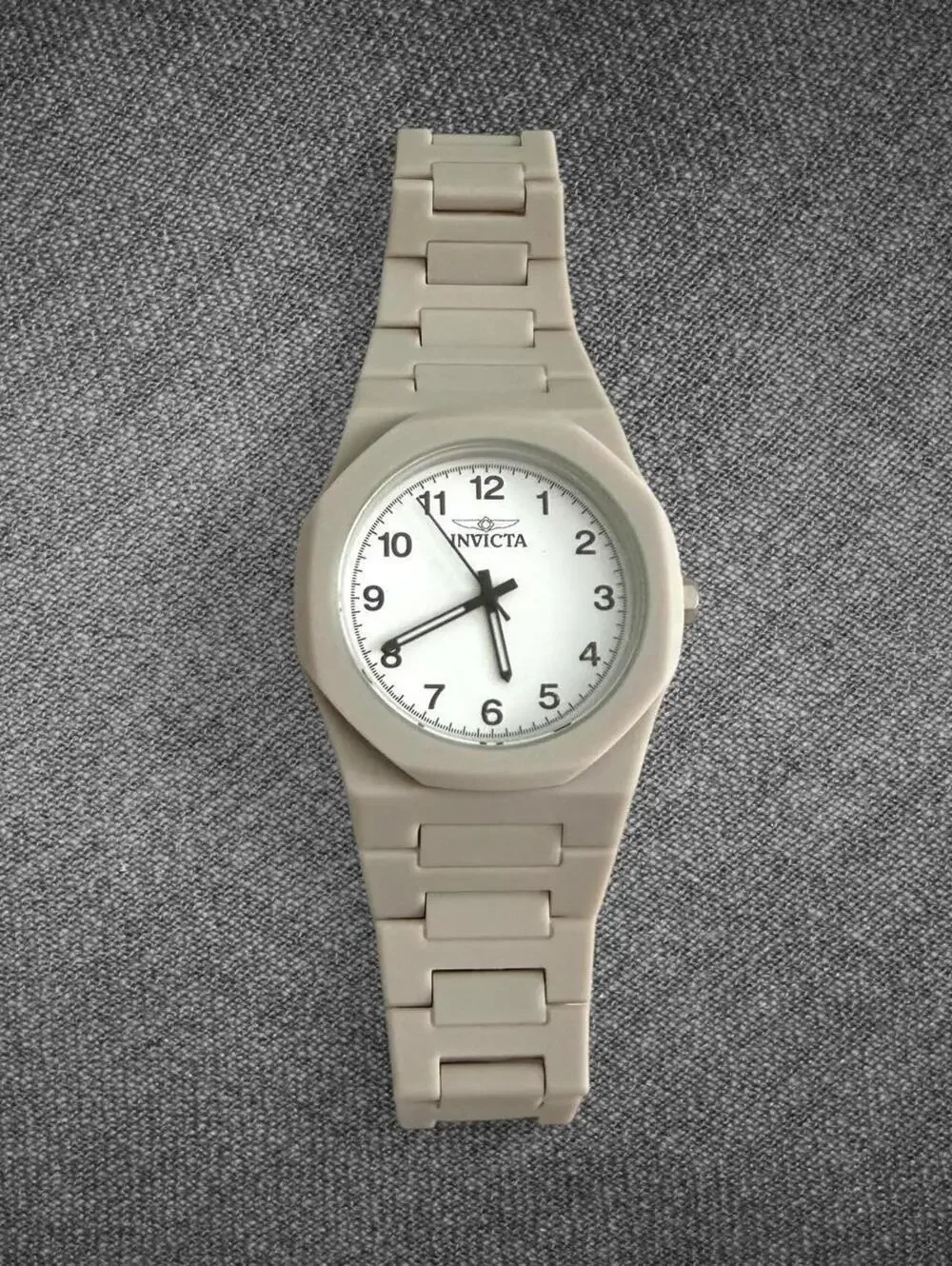 Invicta Beige Monochrome Analog Bracelet Watch White Dial